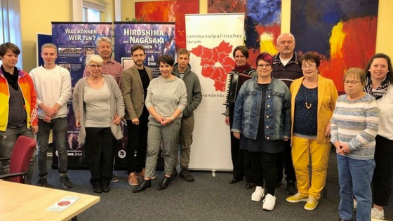 Gruppenfoto der Teilnehmerinnen und Teilnehmer