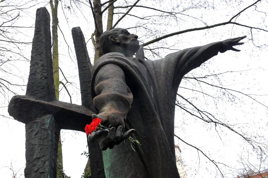 Karl Liebknecht als Bronze-Figur